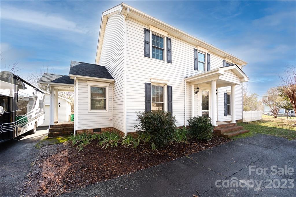7915 Robin Crest Road Charlotte, NC 28226 - Photo 3 of 31 Gallery Image 3