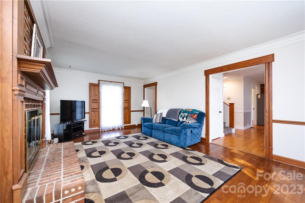 7915 Robin Crest Road Charlotte, NC 28226 - Photo 6 of 31 Gallery Image 6