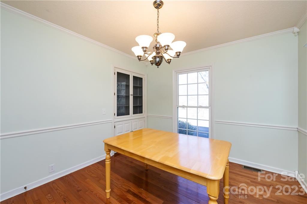 7915 Robin Crest Road Charlotte, NC 28226 - Photo 10 of 31 Gallery Image 10