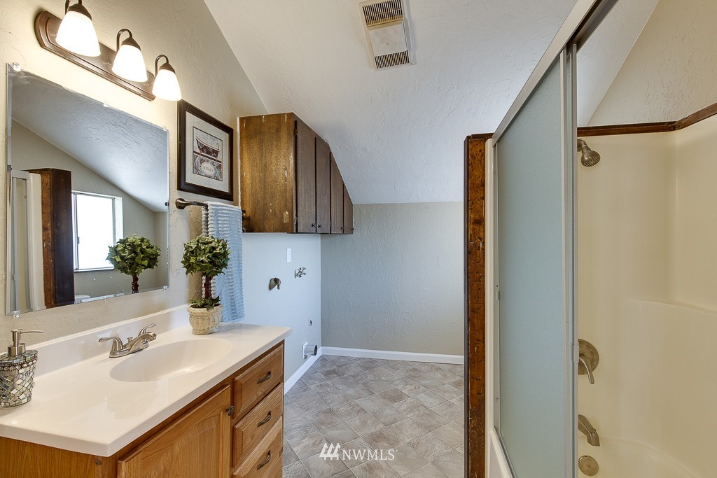 330 Northeast Paulson Road Poulsbo, WA 98370 - Photo 13 of 25 Gallery Image 13