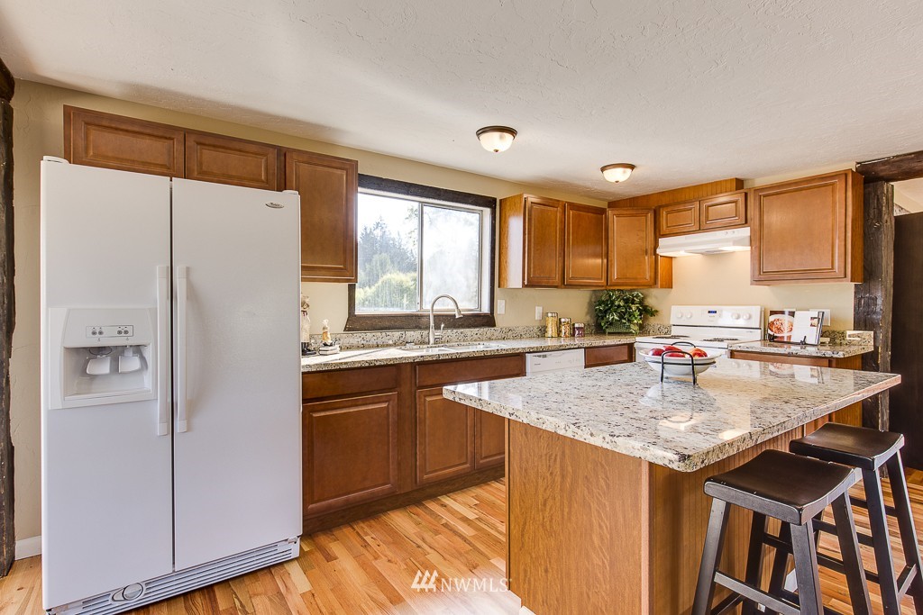 330 Northeast Paulson Road Poulsbo, WA 98370 - Photo 6 of 25 Gallery Image 6