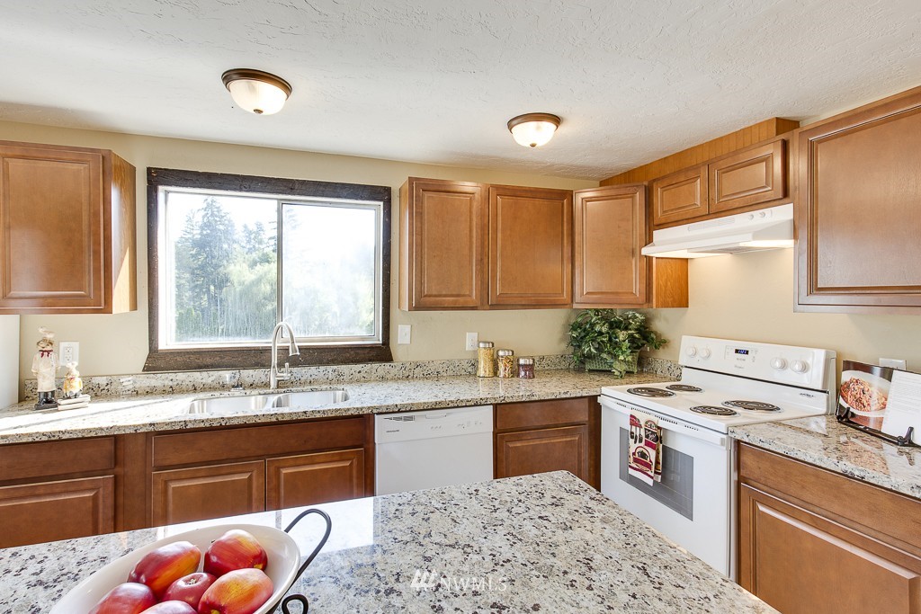 330 Northeast Paulson Road Poulsbo, WA 98370 - Photo 7 of 25 Gallery Image 7