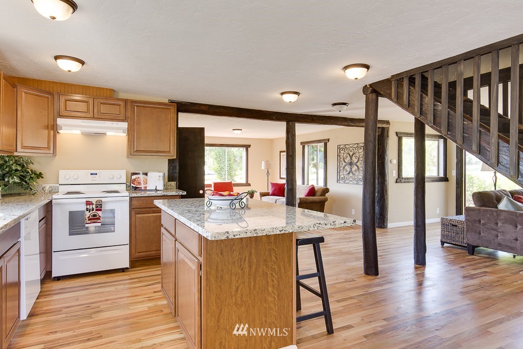 330 Northeast Paulson Road Poulsbo, WA 98370 - Photo 8 of 25 Gallery Image 8