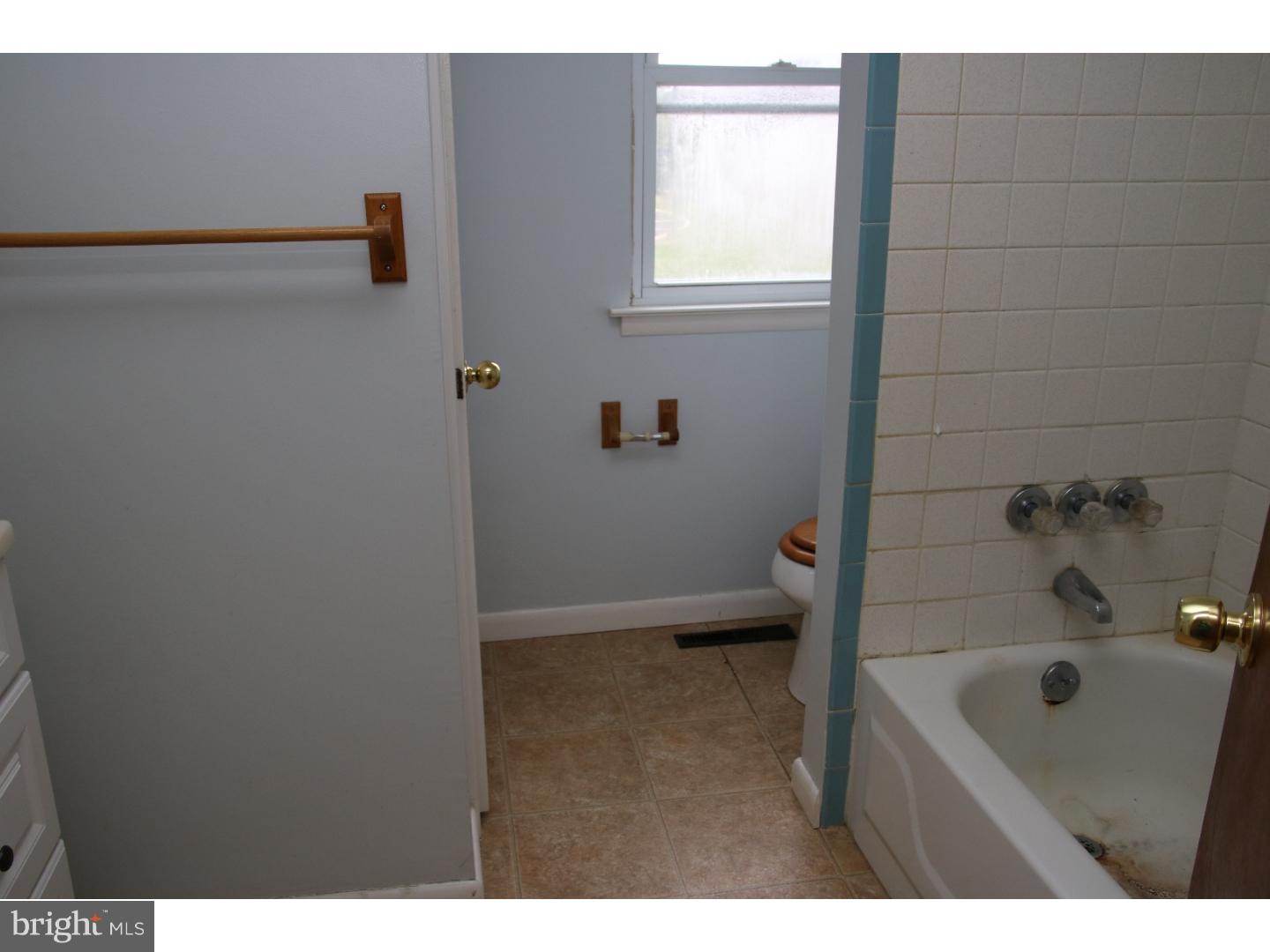 2013 Bath Road Bristol, PA 19007 - Photo 11 of 14 Gallery Image 11