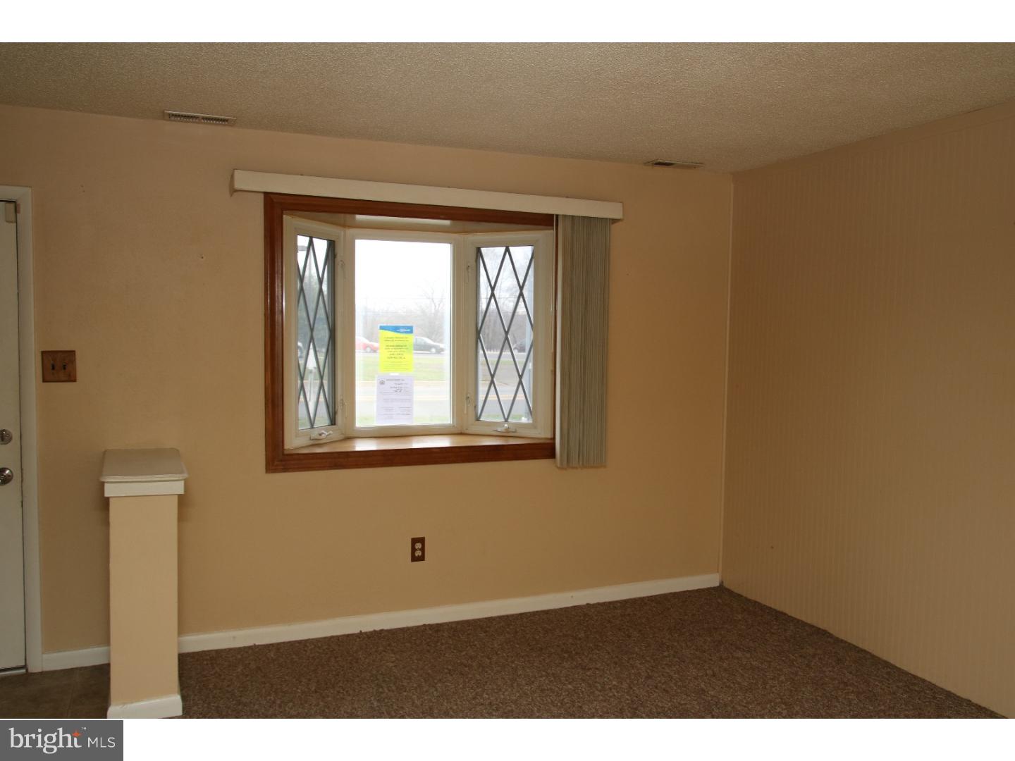 2013 Bath Road Bristol, PA 19007 - Photo 3 of 14 Gallery Image 3