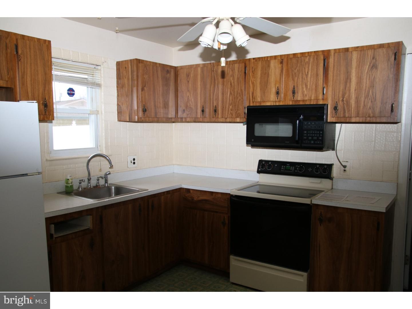 2013 Bath Road Bristol, PA 19007 - Photo 5 of 14 Gallery Image 5