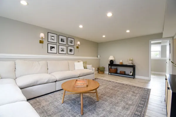 $489,000 | 1112 North Old Bridge Road, Palatine, IL 60067