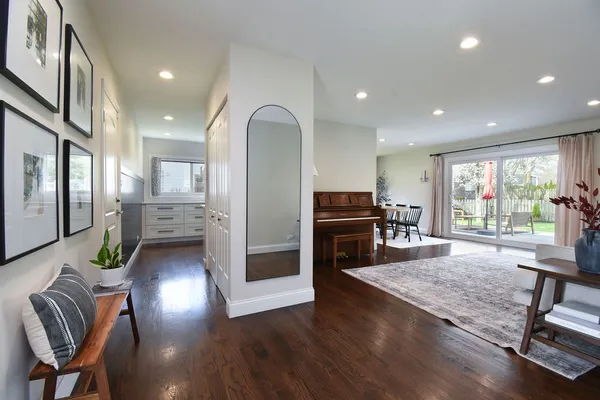 $489,000 | 1112 North Old Bridge Road, Palatine, IL 60067