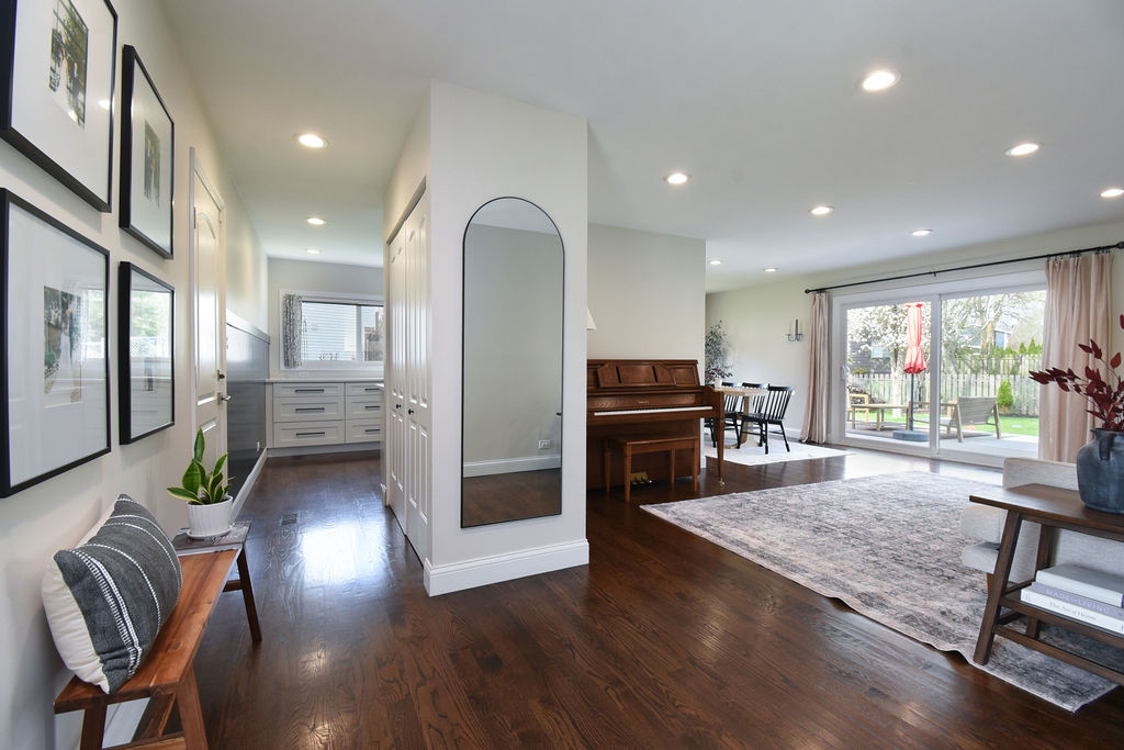 1112 North Old Bridge Road Palatine, IL 60067 - Photo 4 of 29