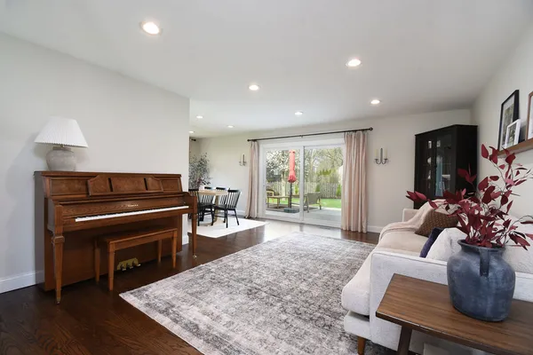 $489,000 | 1112 North Old Bridge Road, Palatine, IL 60067