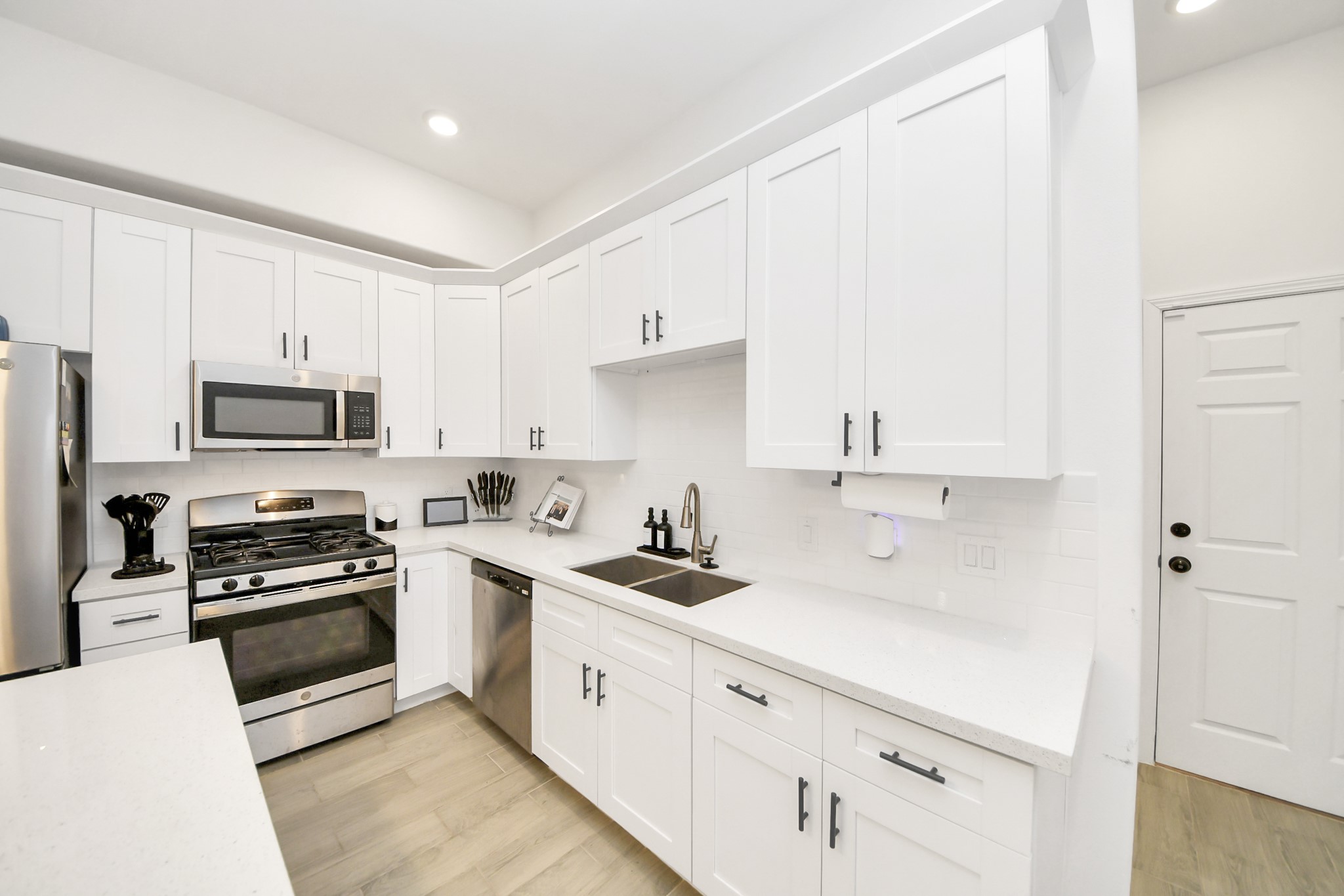 4613 Ireland Street, Unit B Houston, TX 77016 - Photo 6 of 39