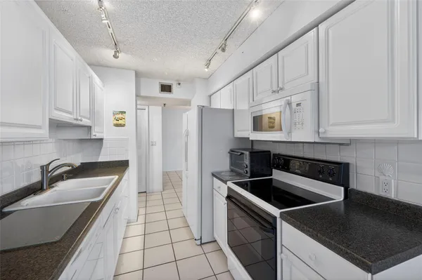 $435,000 | 1500 North Ocean Boulevard, Unit 203, Pompano Beach, FL 33062