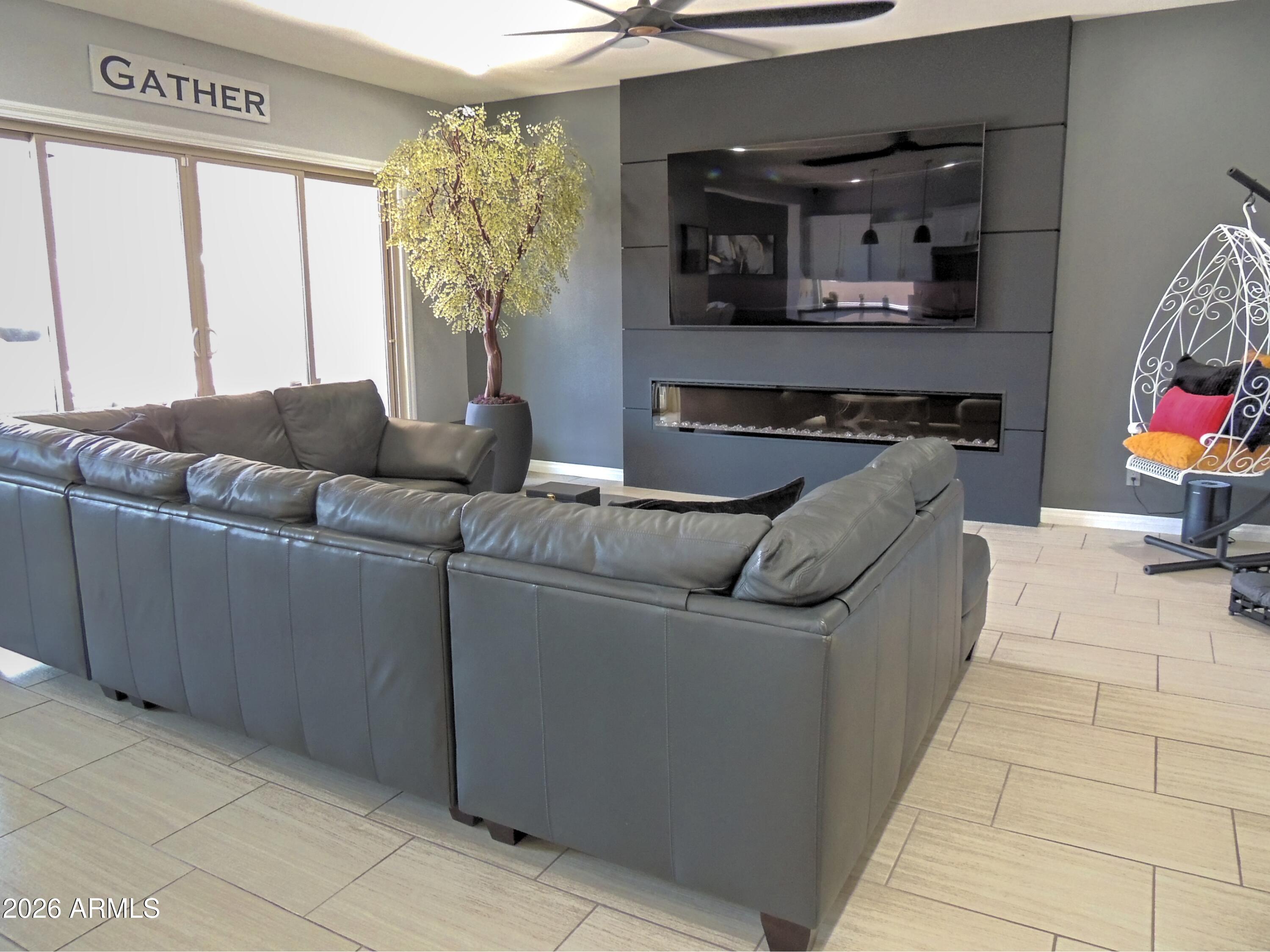 229 East Powell Way Chandler, AZ 85249 - Photo 13 of 32