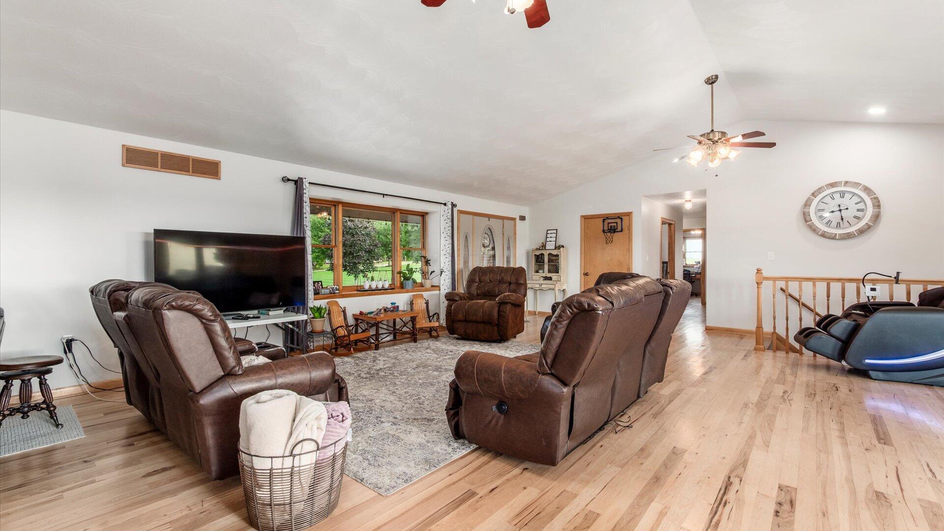 10550 County Road 53 Road Mount Perry, OH 43760 - Photo 15 of 107