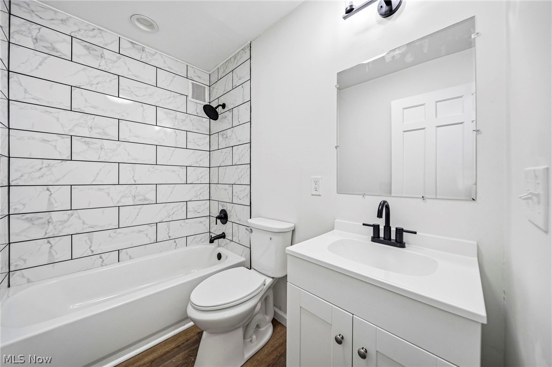 3579 Lloyd Road Cleveland, OH 44111 - Photo 21 of 37
