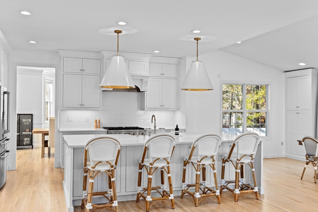 550 Raymond Road Plymouth, MA 02360 - Photo 3 of 41 Gallery Image 3