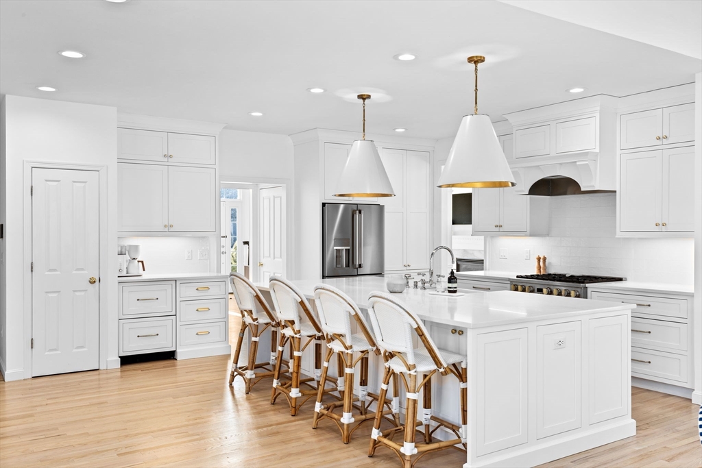 550 Raymond Road Plymouth, MA 02360 - Photo 6 of 41 Gallery Image 6