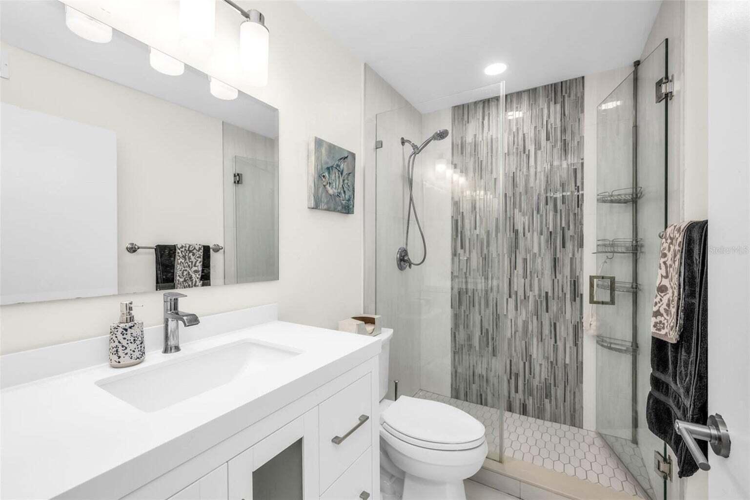 2175 Crystal Way, Unit G Delray Beach, FL 33444 - Photo 9 of 17 Bathroom Bahia