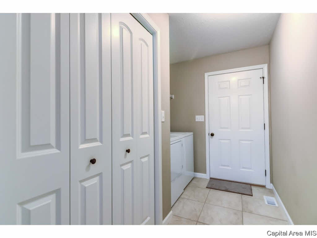4512 Castle Pines Drive Springfield, IL 62711 - Photo 24 of 29 Gallery Image 24