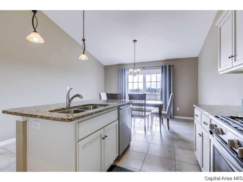 4512 Castle Pines Drive Springfield, IL 62711 - Photo 7 of 29 Gallery Image 7