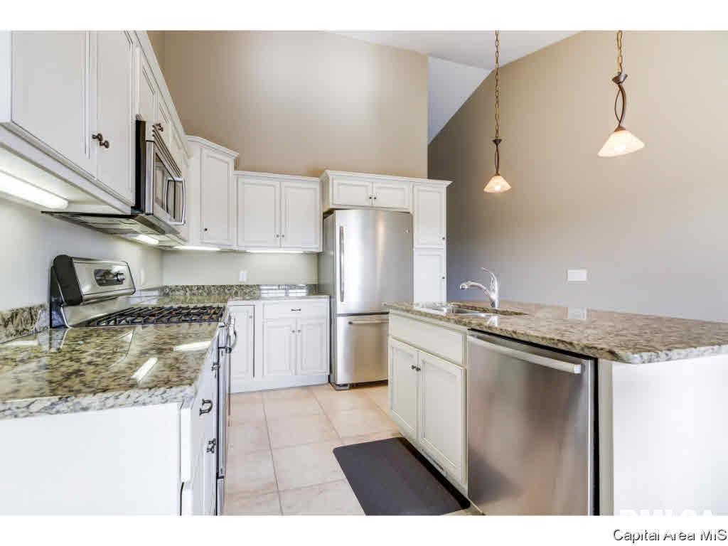 4512 Castle Pines Drive Springfield, IL 62711 - Photo 8 of 29 Gallery Image 8