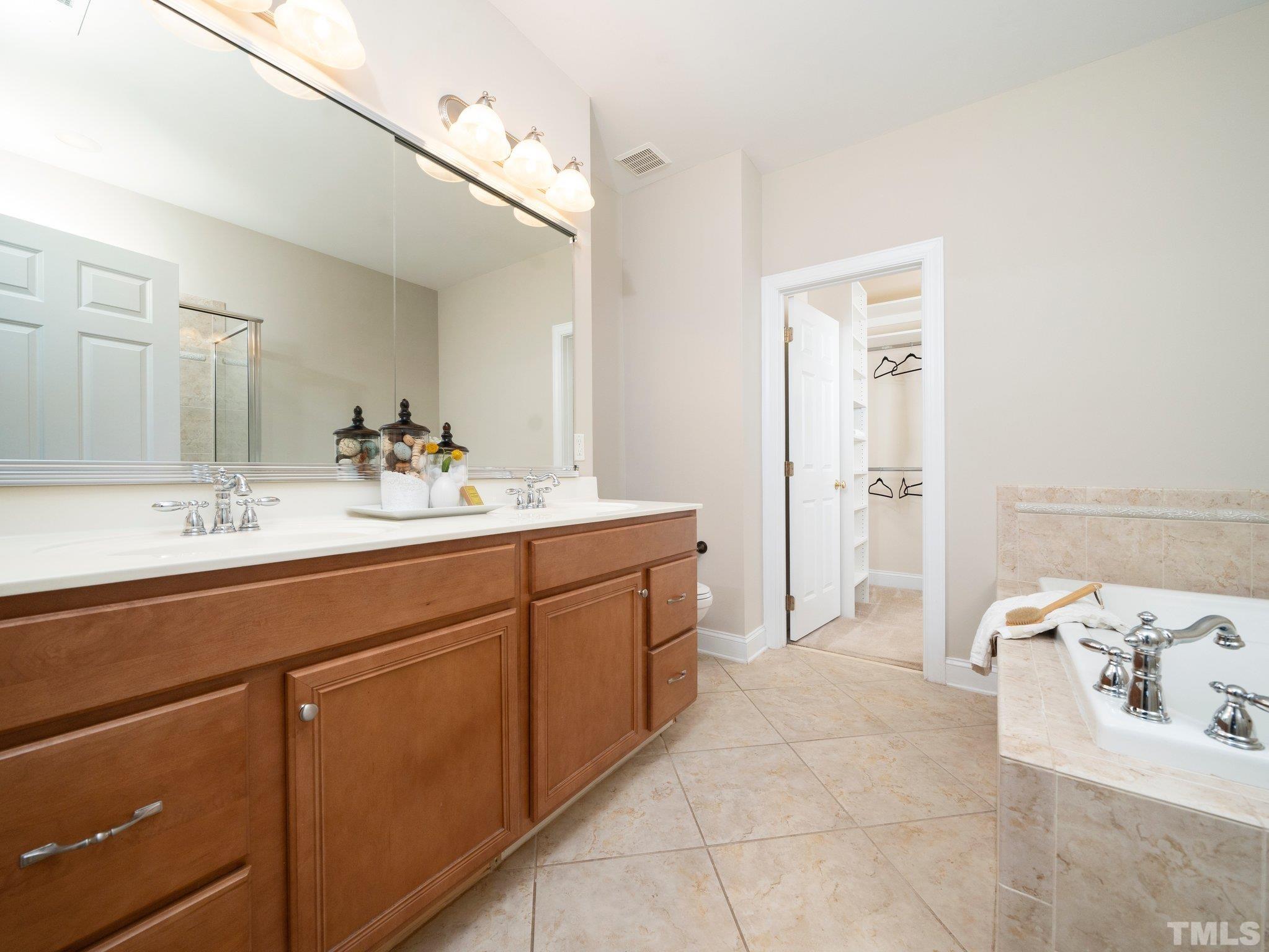 10124 Mizner Lane Raleigh, NC 27617 - Photo 17 of 31 Gallery Image 17