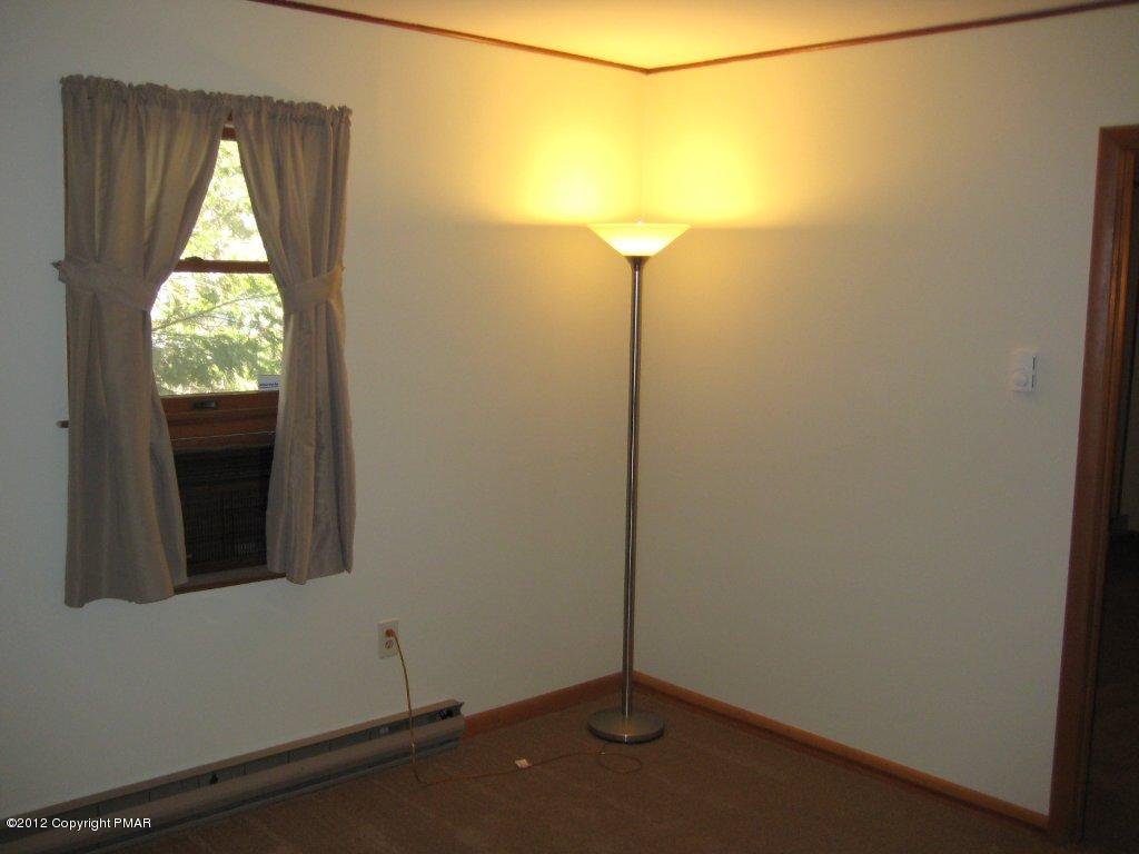 105 Westbrook Road Effort, PA 18330 - Photo 8 of 12 a room that has a window in it
