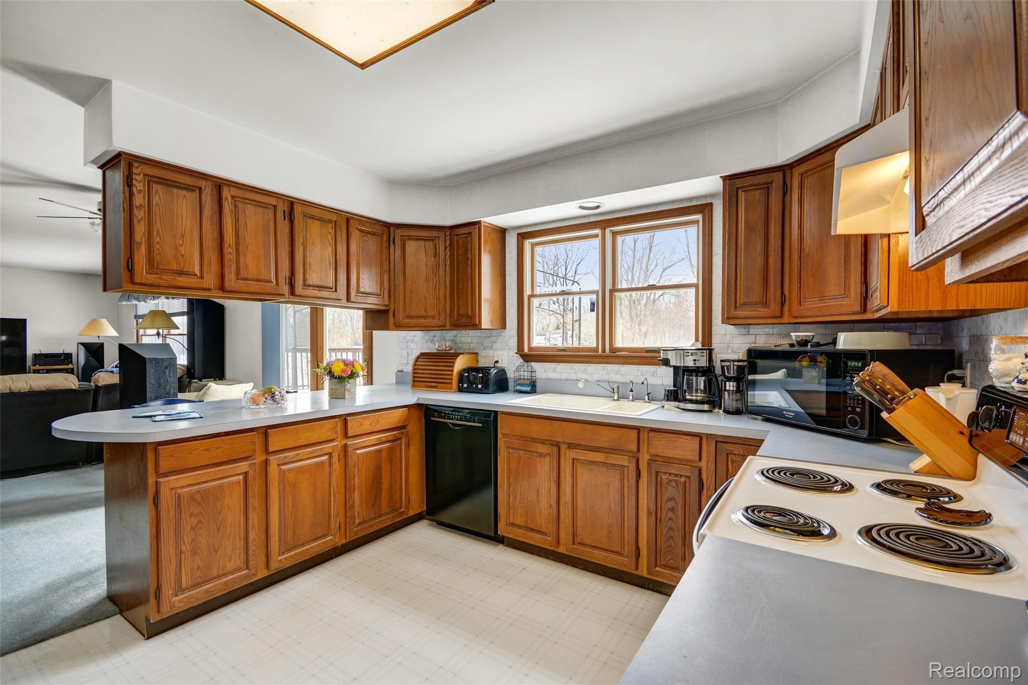 6187 Hellner Road Ann Arbor, MI 48105 - Photo 7 of 50 Hellner_20.jpg