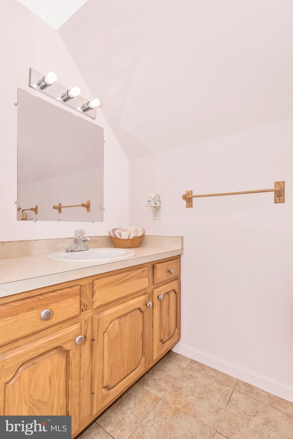 28151 Oneals Road Seaford, DE 19973 - Photo 44 of 58 Full bath on upper