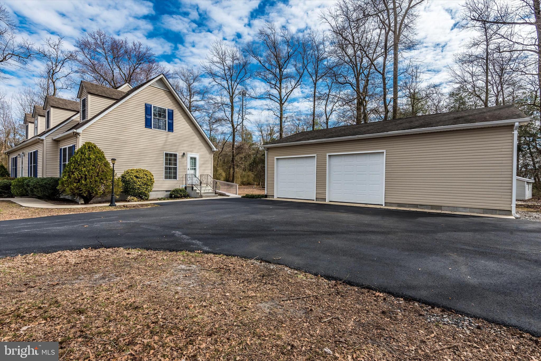28151 Oneals Road Seaford, DE 19973 - Photo 8 of 58 2 -9' garage doors openers with remotes
