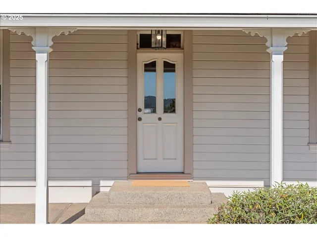 $720,000 | 36175 Highway 213, Molalla, OR 97038