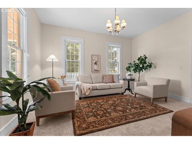 $720,000 | 36175 Highway 213, Molalla, OR 97038