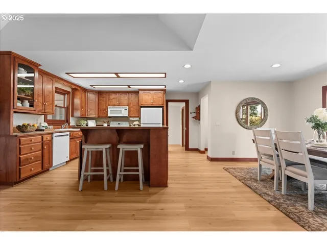 $720,000 | 36175 Highway 213, Molalla, OR 97038