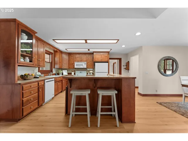 $720,000 | 36175 Highway 213, Molalla, OR 97038