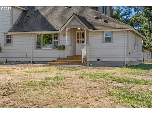 $720,000 | 36175 Highway 213, Molalla, OR 97038