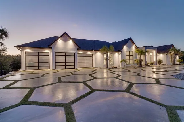 a view of kitchen with dining area