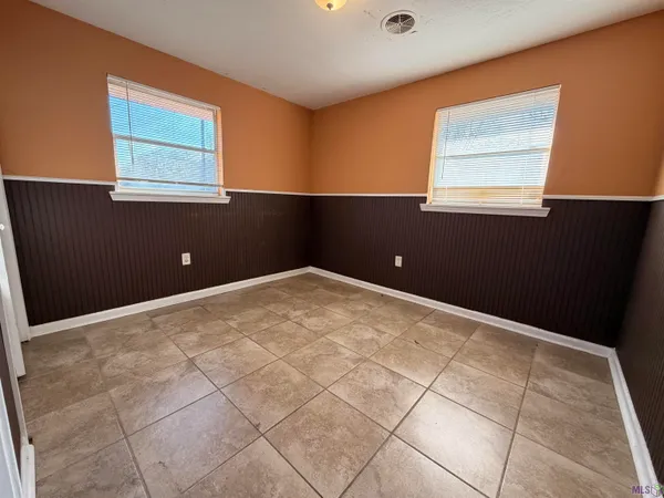 $1,200 | 38508 Highway 74, Gonzales, LA 70737