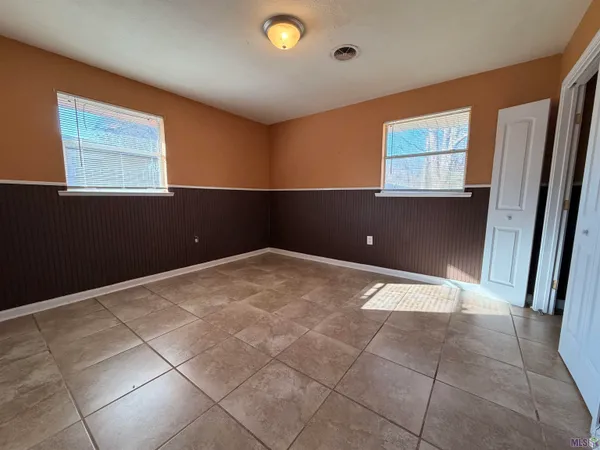 $1,200 | 38508 Highway 74, Gonzales, LA 70737