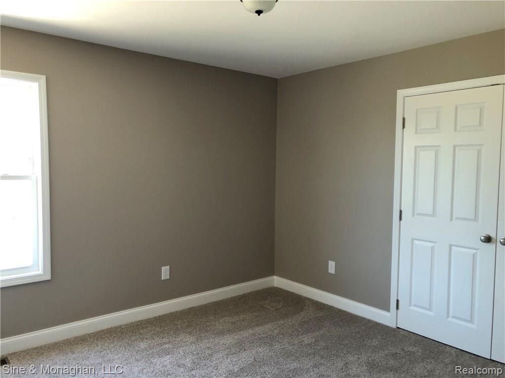 1566 North River Road St. Clair, MI 48079 - Photo 21 of 32 IMG_8211.jpg