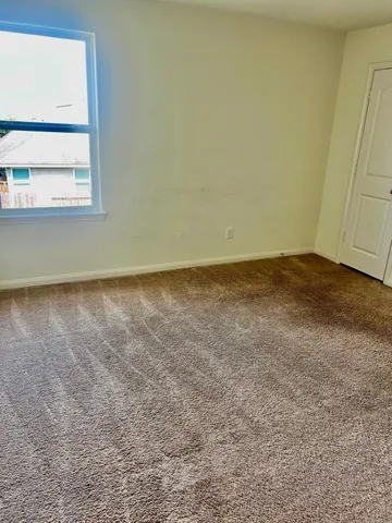 a view of empty room with window