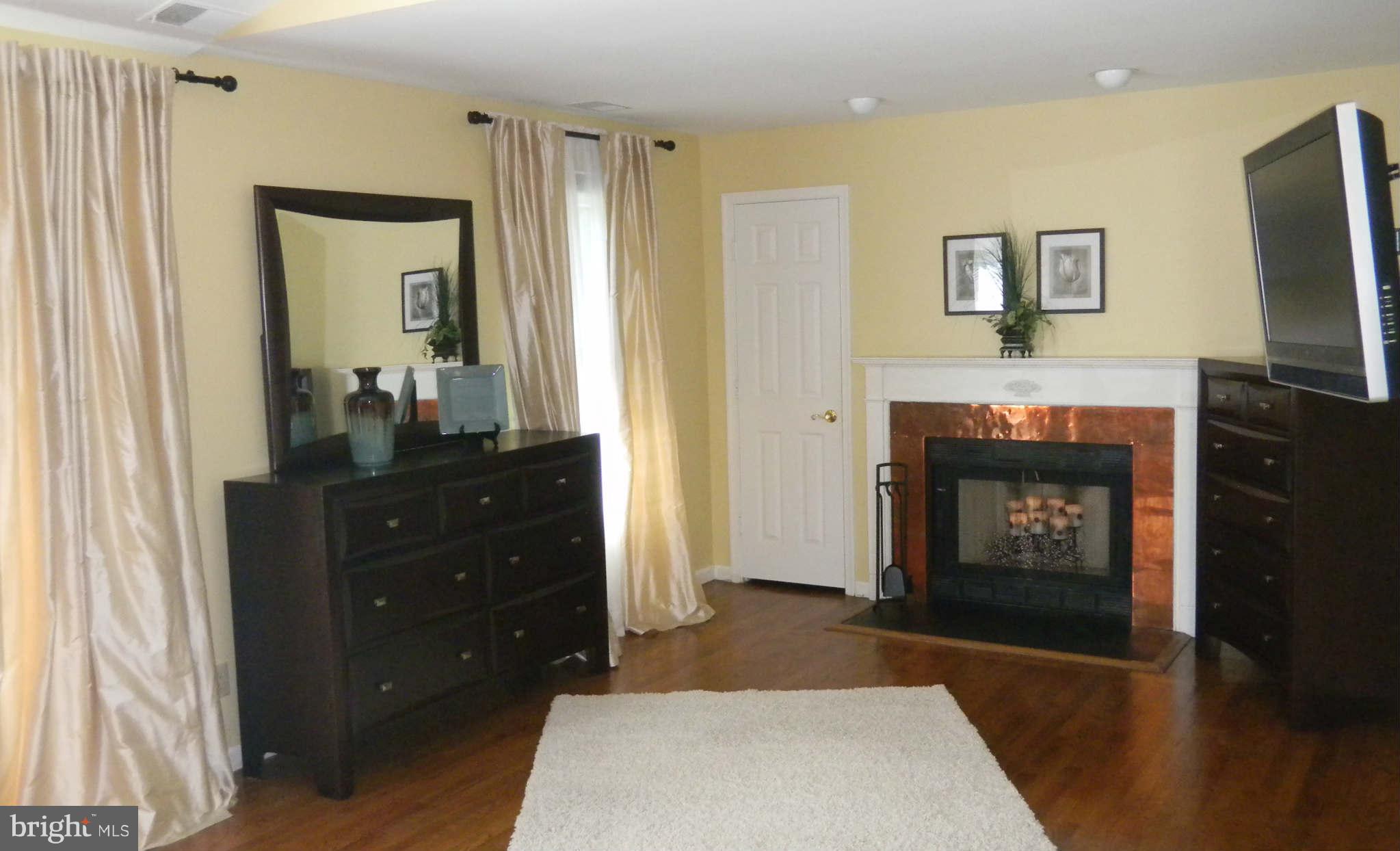 13303 Query Mill Road North Potomac, MD 20878 - Photo 19 of 30 Bedroom (Master) View 2