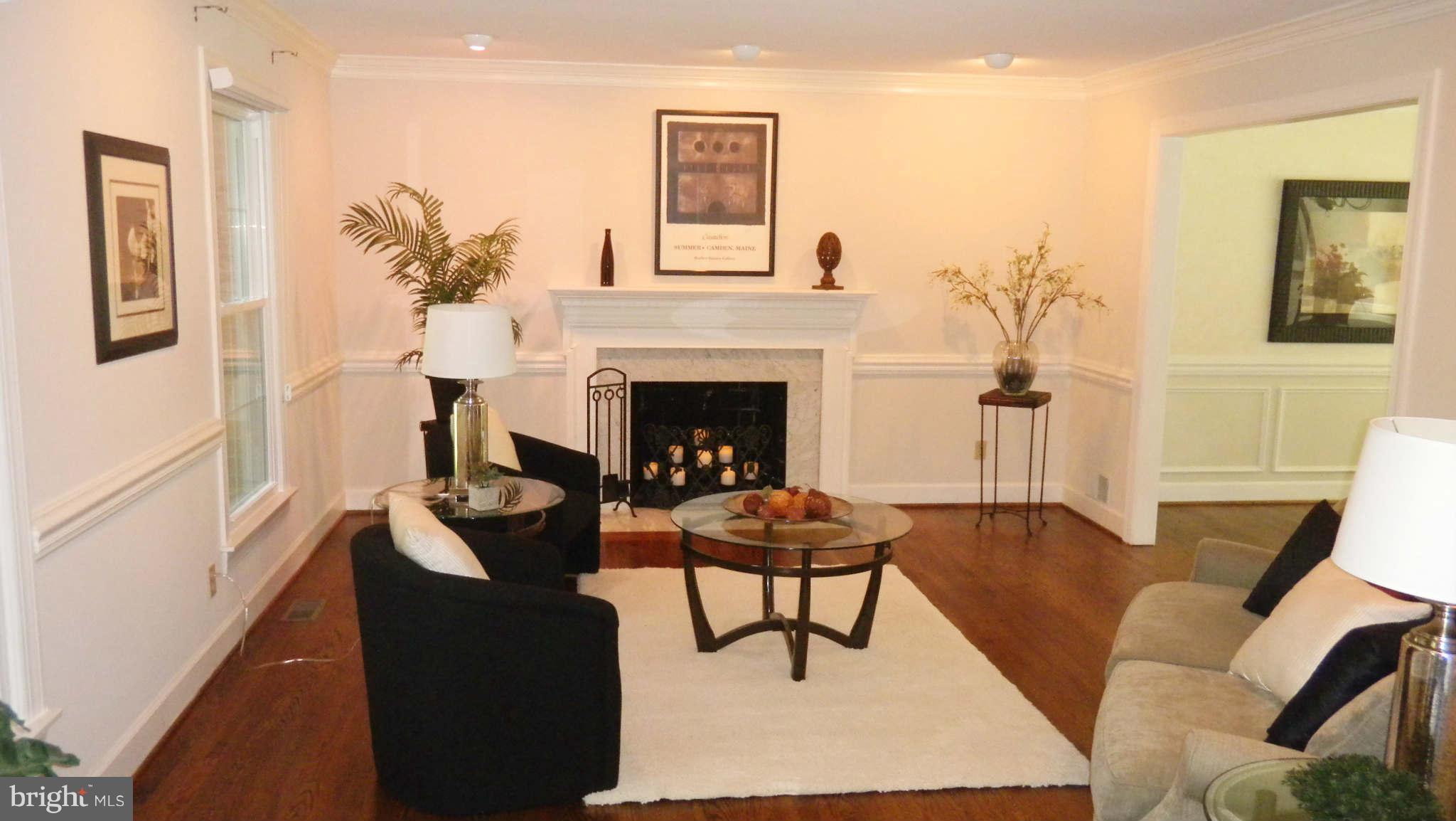 13303 Query Mill Road North Potomac, MD 20878 - Photo 5 of 30 Living Room