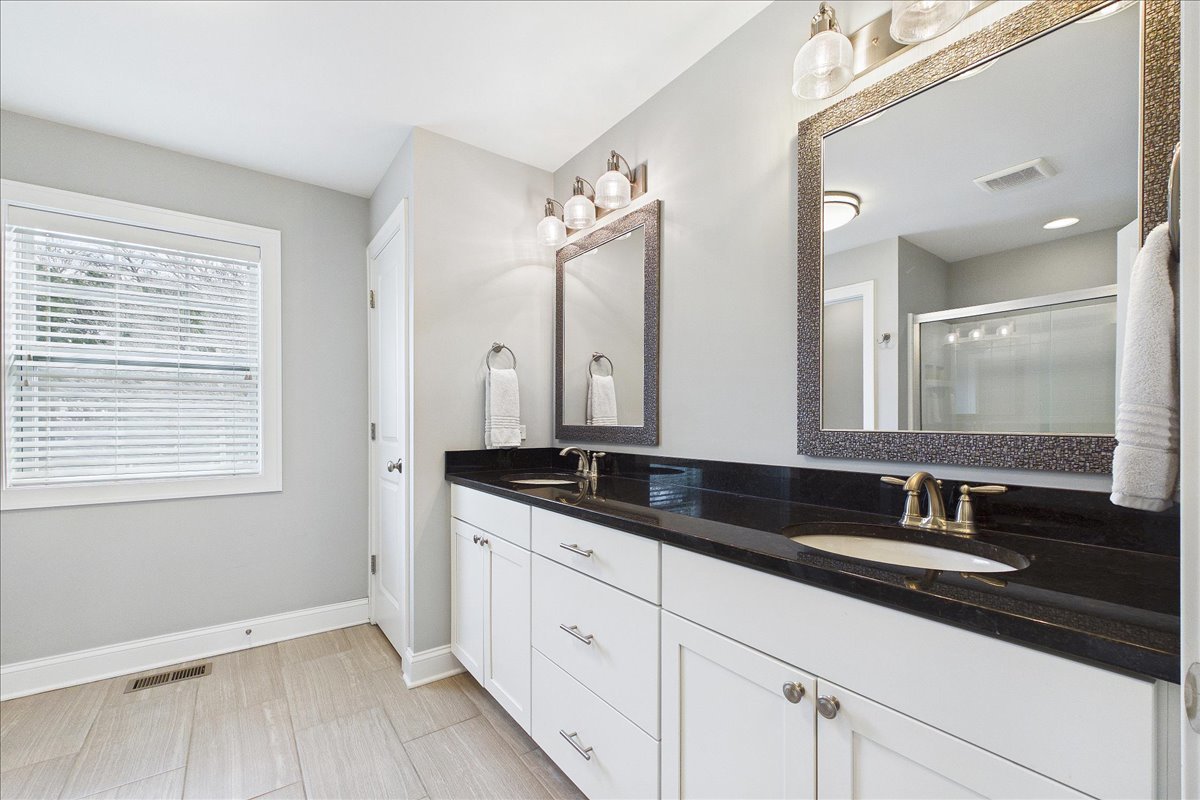 811 Michigan Street Wheaton, IL 60187 - Photo 15 of 33
