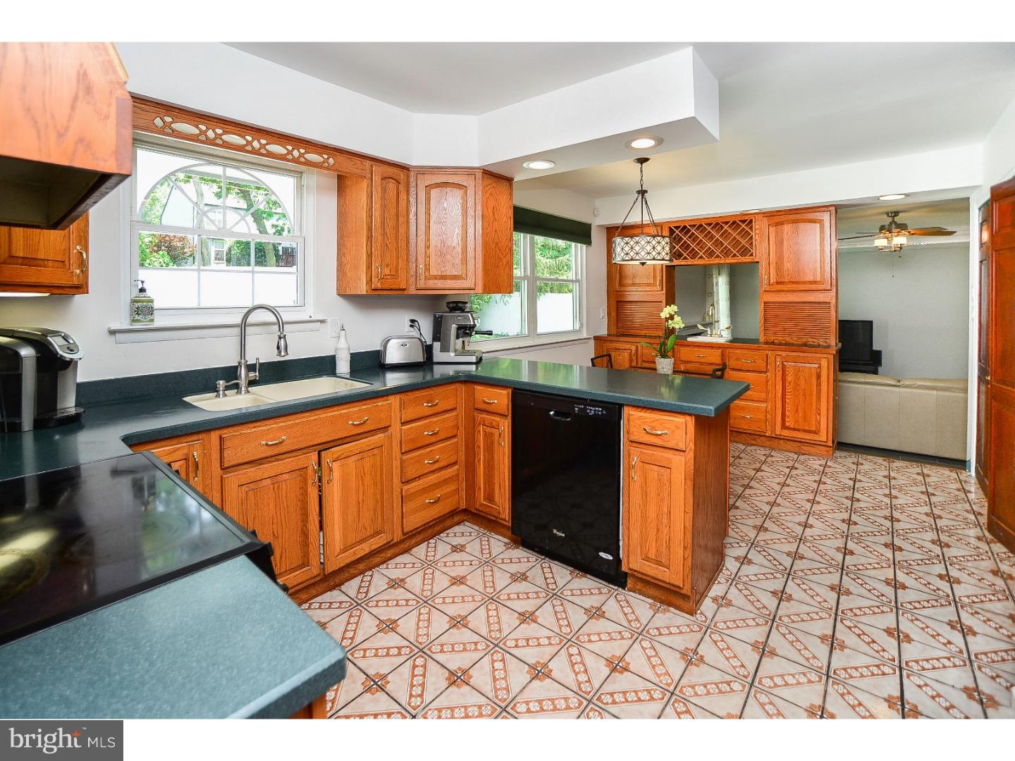 258 Tam Oshanter Road Mount Laurel, NJ 08054 - Photo 10 of 24 Gallery Image 10