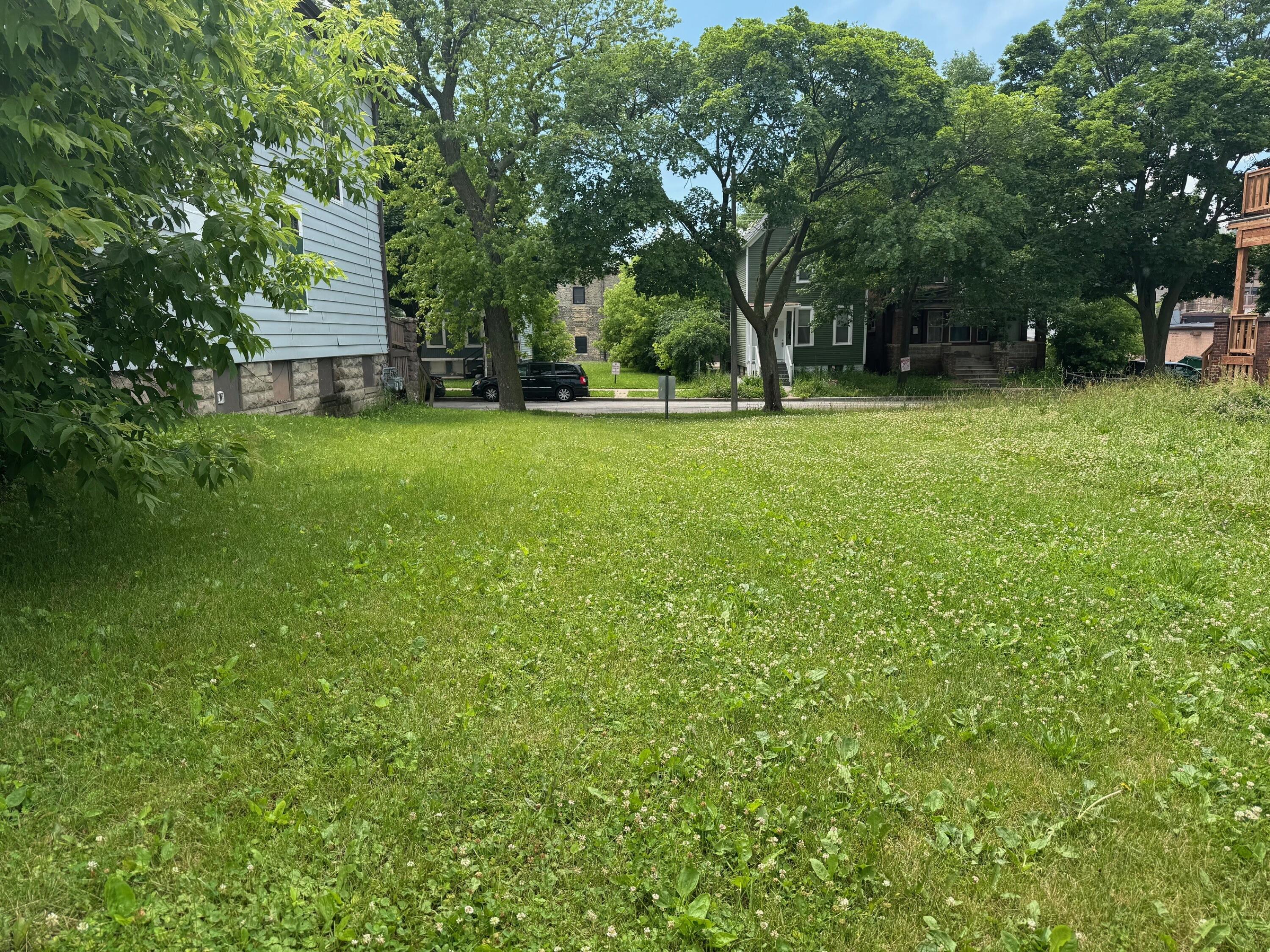 424 North 29th Street Milwaukee, WI 53208 - Photo 4 of 5 424 N 29th St 1