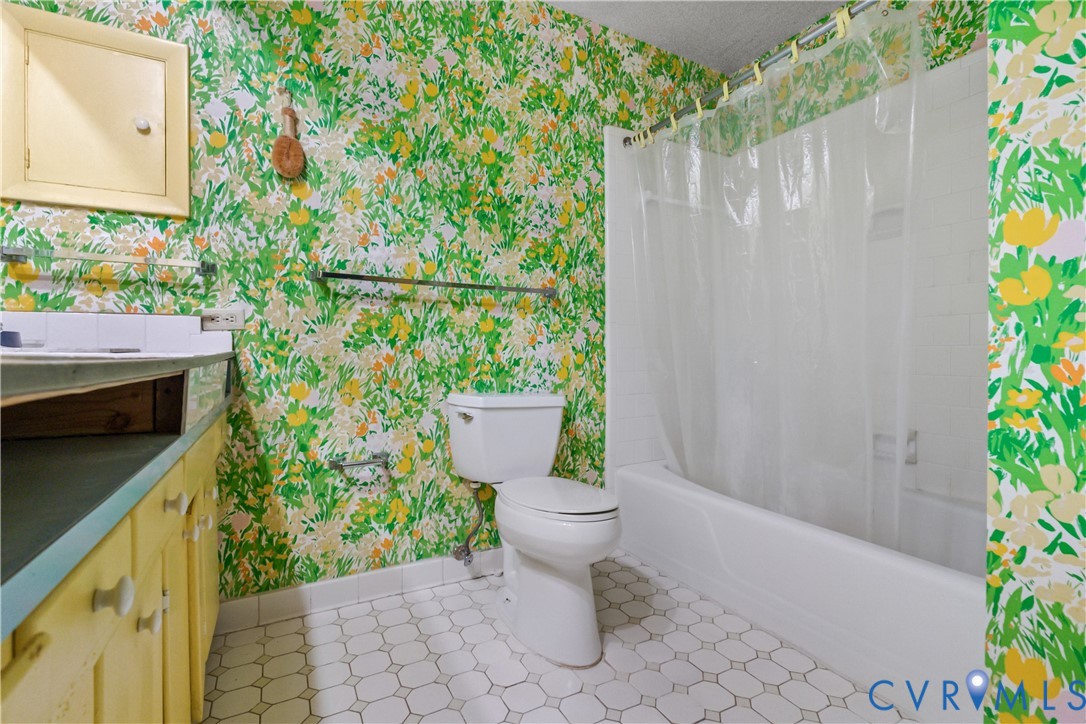 2086 Defense Road Petersburg, VA 23805 - Photo 24 of 32 Office space with wood finished floors and baseboa