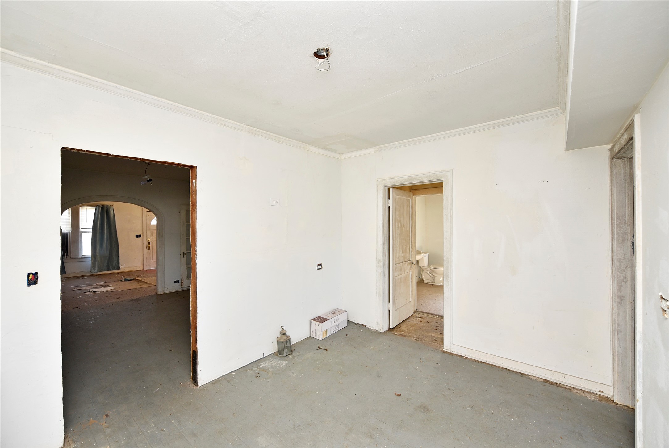 908 6th Street Rosenberg, TX 77471 - Photo 14 of 34 a view of a room with closet