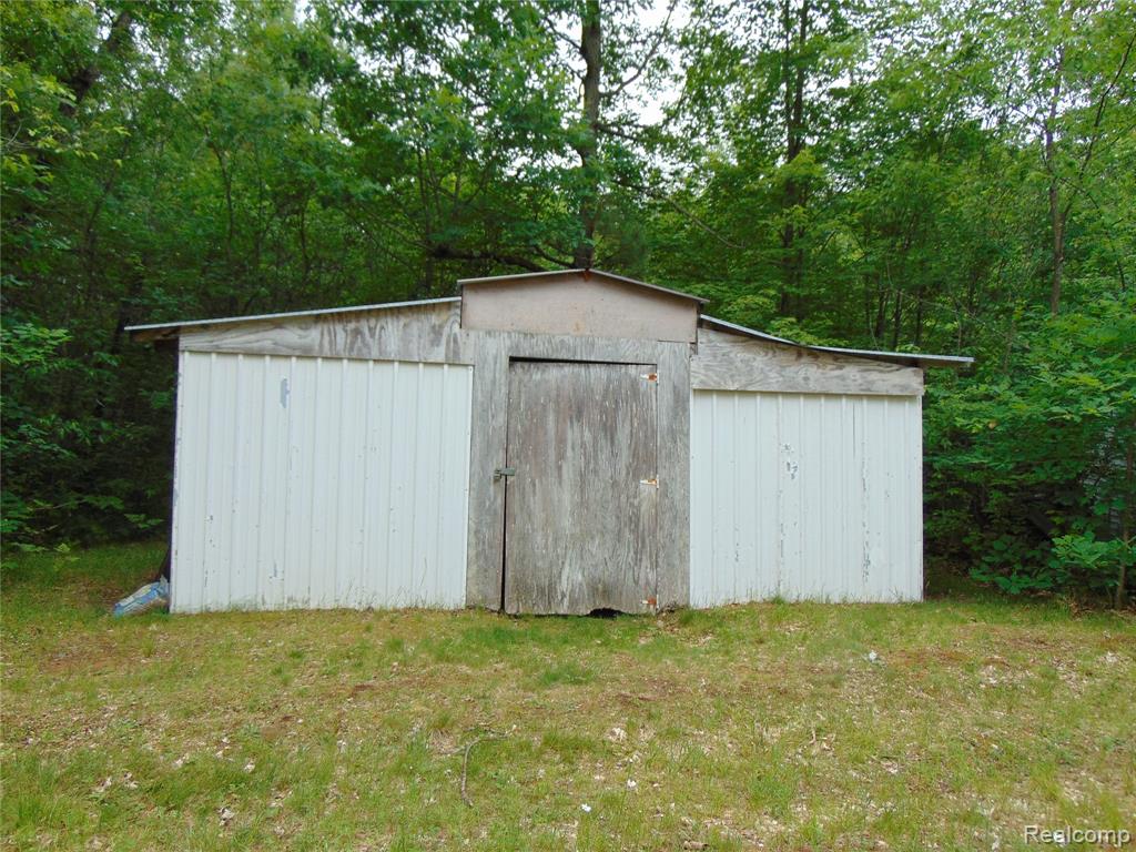 5055 Adams Road Gladwin, MI 48624 - Photo 13 of 35