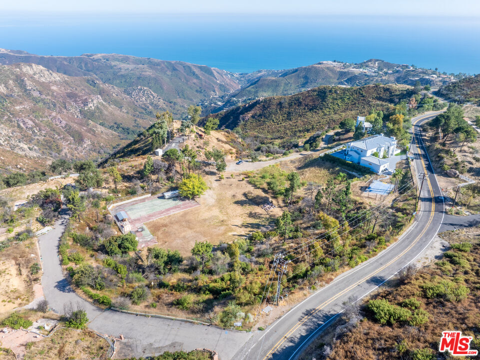 570 Schueren Road Malibu, CA 90265 - Photo 21 of 29