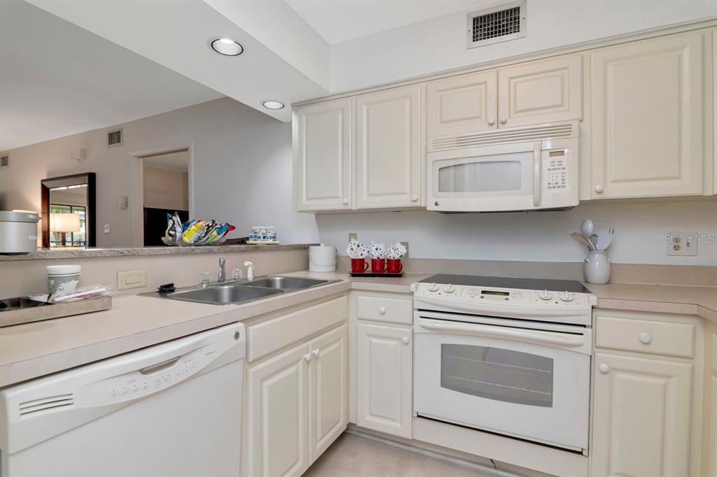 4947 Mill Pond Road, Unit 3104/3106 Wesley Chapel, FL 33543 - Photo 19 of 64